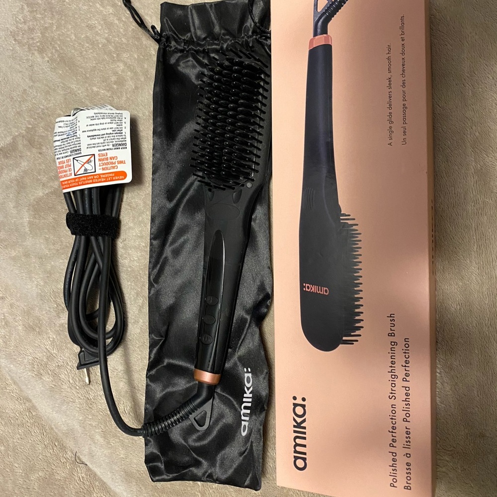 Amika straightening brush